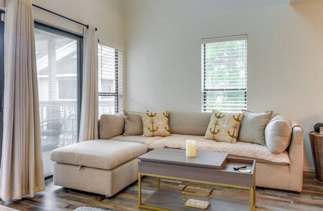 2-bedroom condo in enchanting Little River with AC, WiFi