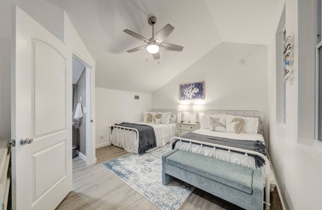 2-bedroom condo in adorable Panama City Beach, on the lagoon, with WiFi, AC