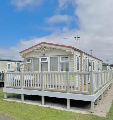 2 bedroom cosy caravan, Sealands