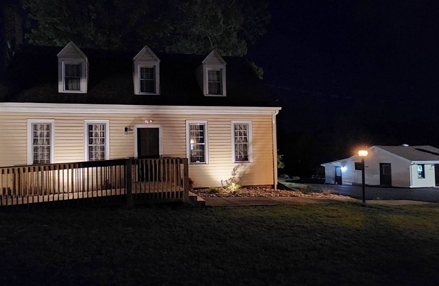 2 Bedroom Cozy house 5 minutes from LU