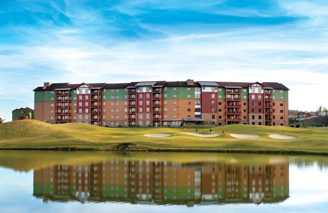 2 Bedroom Deluxe with Indoor Water park Access. Perfect for the whole family!
