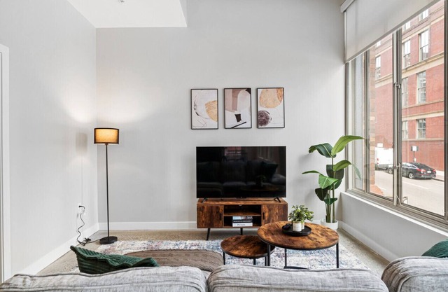 2 Bedroom Downtown Mins. to Over the Rhine Dist