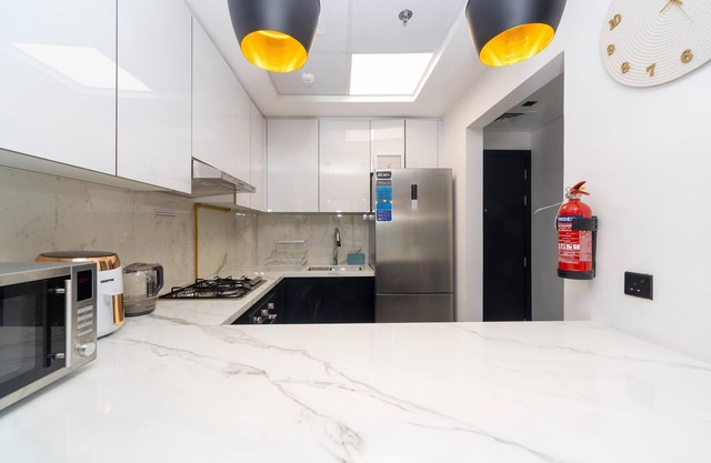2-bedroom ensuites, apartment in charming Dubai with fitness room, AC, WiFi