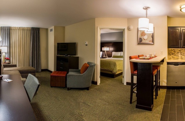 2 Bedroom | Free Daily Breakfast. Indoor Pool.