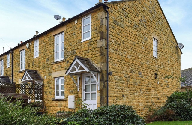 2 bedroom accommodation in Bourton On The Water
