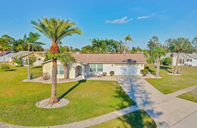 2 Bedroom Home -Community Pool Short Drive -Beach