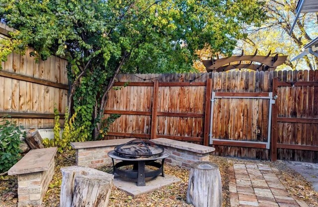 2-Bedroom house close to Zoo, Museum and NJH Hospital