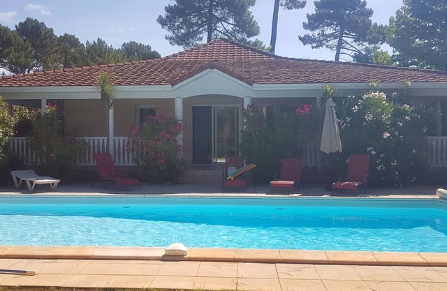 2 bedroom house with private pool on the golf course