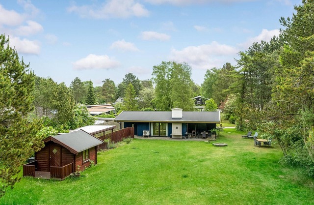 2 bedroom lovely home in Græsted