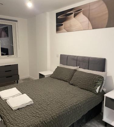 2 Bedroom Luxury Apartment in Barking