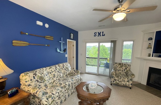 2 bedroom resort condo, upper condo w/ Amenities Mariners Landing
