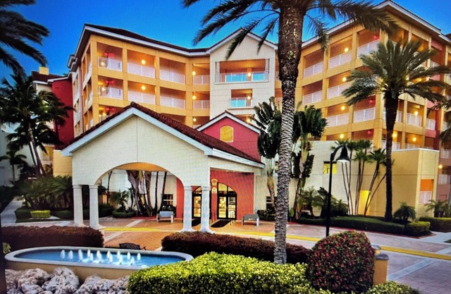 2-bedroom resort in phenomenal Miami with AC, fitness room