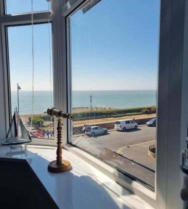 2 Bedroom Seafront Apartment