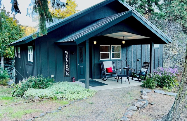 2 Bedroom Ski Chalet near Downtown Leavenworth.