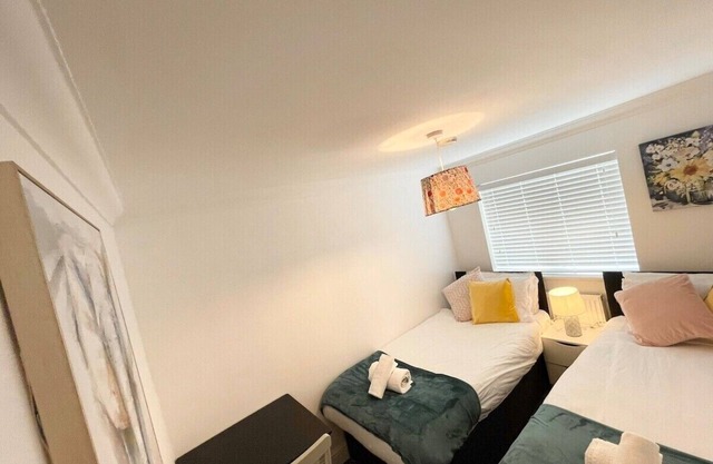 2 Bedroom - Suffolk City Stay