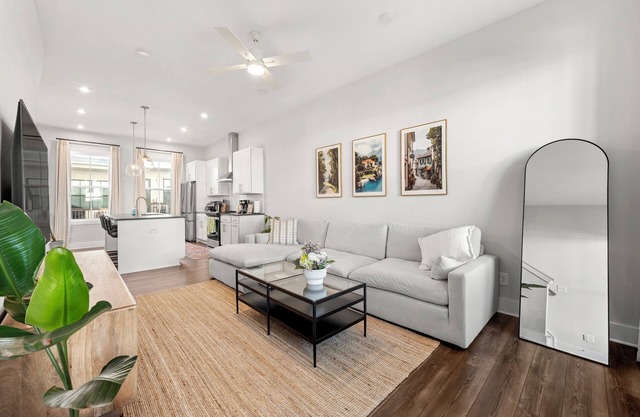 2-Bedroom Townhouse in Atlanta Near Airport, Downtown, Beltline, and More