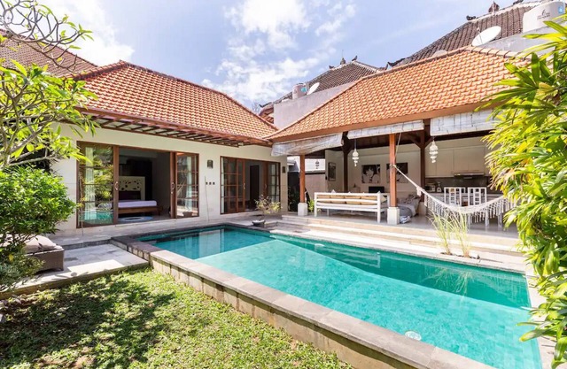 2 Bedroom Villa, pool, garden, beachside