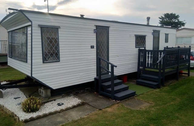 2 Bedroomed Caravan for holiday let dog friendly