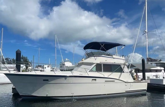 2 Bedrooms, 1 Bath-42' Hatteras in Key West