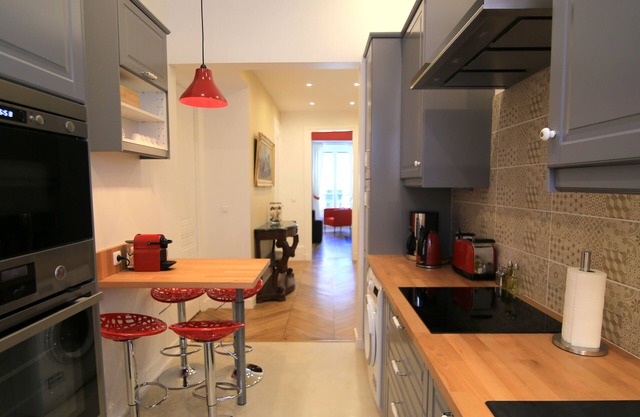 2 Bedrooms Luxury Apartment with Balcony - La Suite Terreaux