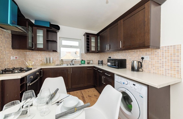 2 Beds| Fully Equipped Flat | Reading Central