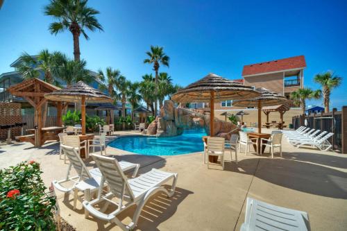 2 Blocks to the Beach Patio Resort Pool w Slide Tranquil Tides by AvantStay