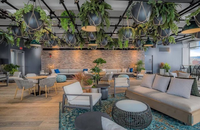 2 Boutique Hotel Rooms Ideal for Event Planners - Large Meeting Spaces