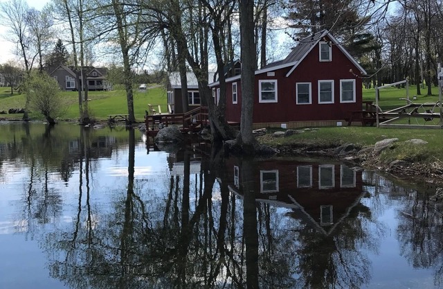 2 BR Cabin - Waterfront location on St. Lawrence River