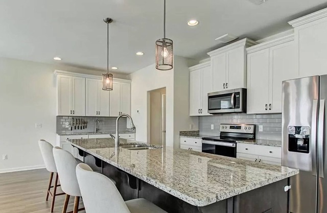 2-BR in a Spacious 3BR, 1.5BA house in Pooler PERFECT 4 Traveling Professionals