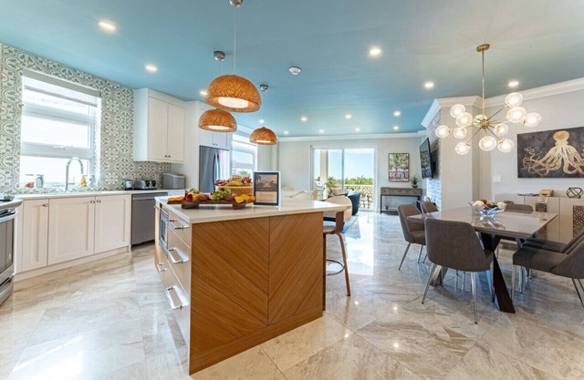2 BR renovated Beachfront Suite - Next to Baha Mar