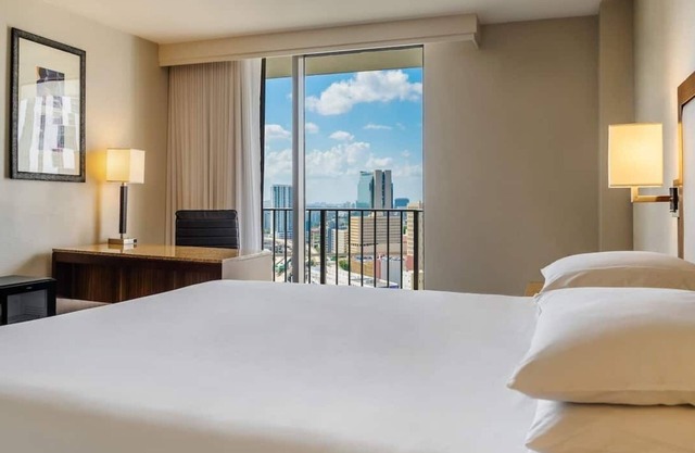 2 Connecting Suites at a 4⭐️ Hotel