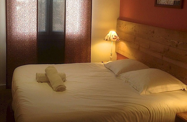 2 double beds or twin on request ,only at booking.