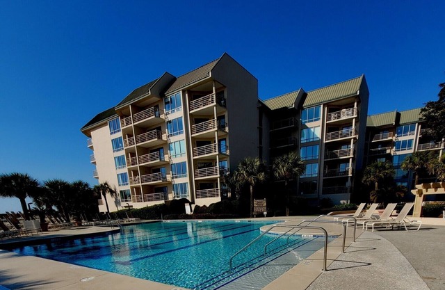 2 FREE DAILY Hours of Tennis or Pickleball.2 Oceanfront pools, with hot tubs,