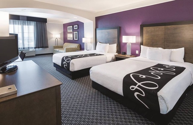 2 Full Beds w/Full-Sized Sleeper Sofa, La Quinta Inn, Dive in Nearby Adventures