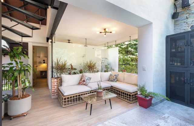 2 Homes in One Private Jacuzzi