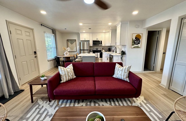 2 King Beds + 400ft from Beach - 8
