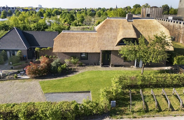 2 luxury holiday cottages in the beautiful Maximapark in Utrecht, Free parking