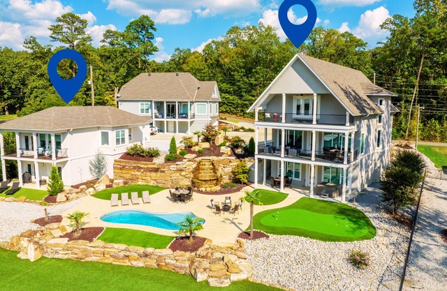 2 Luxury Lakefront Homes, Private Pool, Hot Tub, Boat Dock, Putting Green, Views