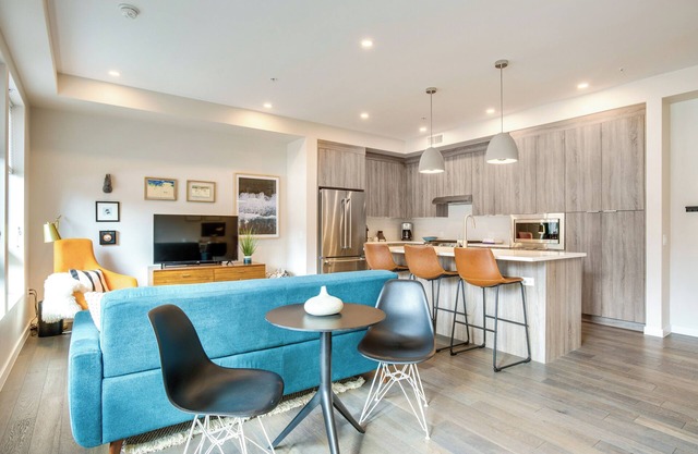 2 Mi to Downtown Denver: Modern Condo w/Balcony!