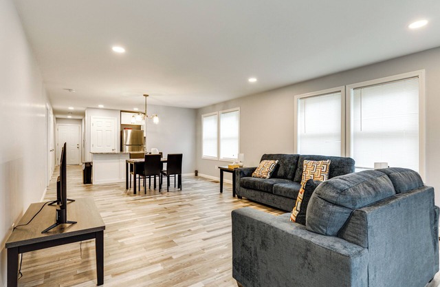 2 Mi to Dtwn Attleboro: Pet-Friendly Apt!