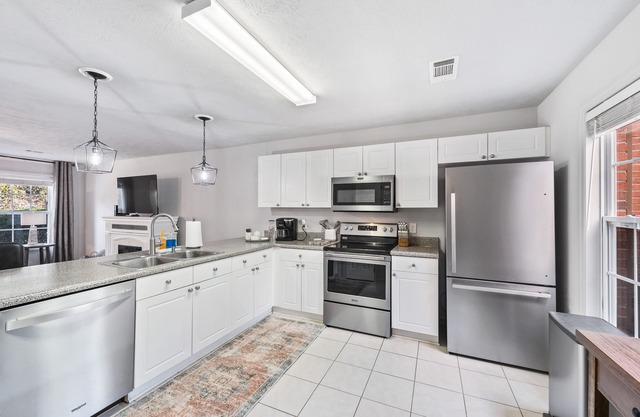2 miles from the stadium AND convenient to EVERYTHING!