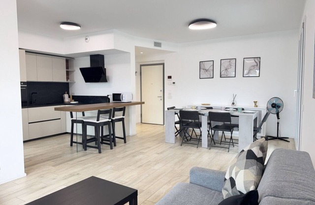 2 Min Walk Chorus Life, with 2 Bedrooms and 2 Bath