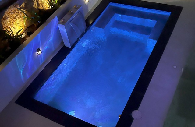 2 Minutes from Beach - Modern Home - Heated Black Pool - Ocean View