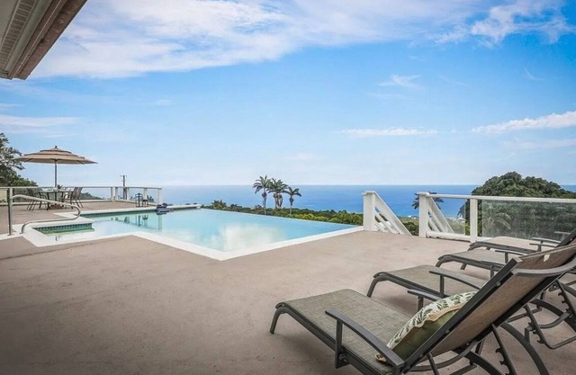 2 Oceanview Luxury Suites+ pool and Jacuzzi