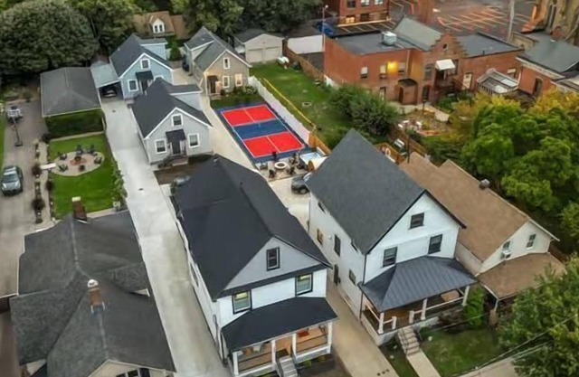 2 of 3 Houses | Perfect for Groups | Sauna|Hot Tub