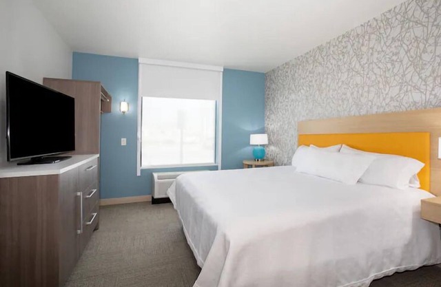 2 Relaxing Units. Pets Allowed, FREE Breakfast! Close to Spring River Zoo