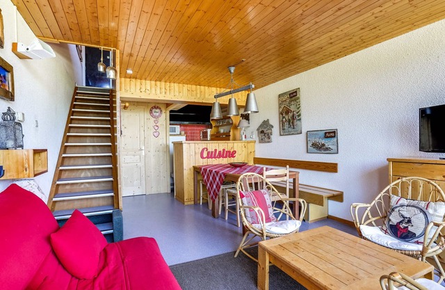 2-room apartment for 7 people with pool, near slopes and shops - Arc 1600