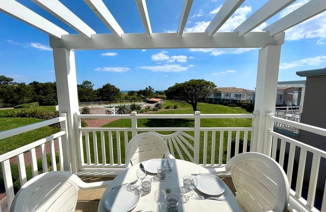 2-room apartment with sea view and heated pools near Les Sables-d'Olonne