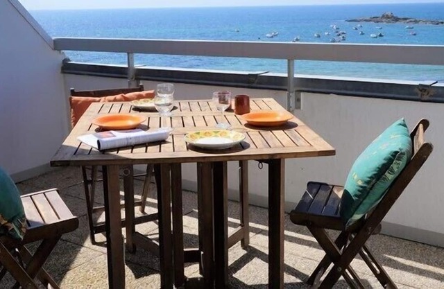 2-room apartment 4-5 people - stunning sea views