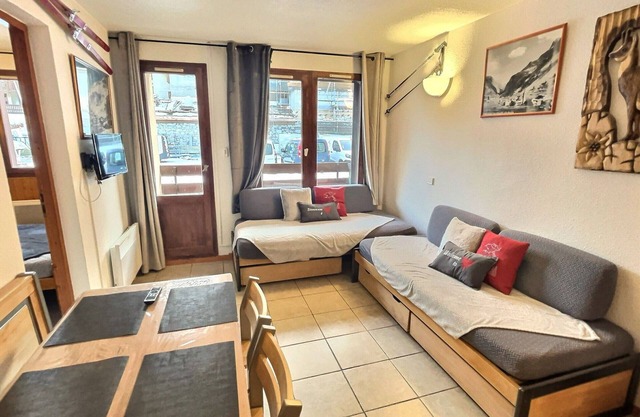 2-room apartment for 6 in Val d'Isère with parking and pets allowed